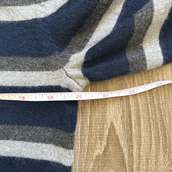 Banana Republic 100% Merino Wool Navy Grey Striped Sweater Preppy Size M - Picture 8 of 10
